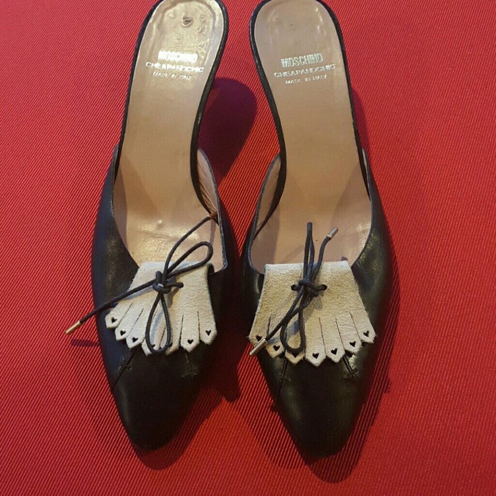 Moschino Black and White Leather Sandals best fist a size 7-7.5